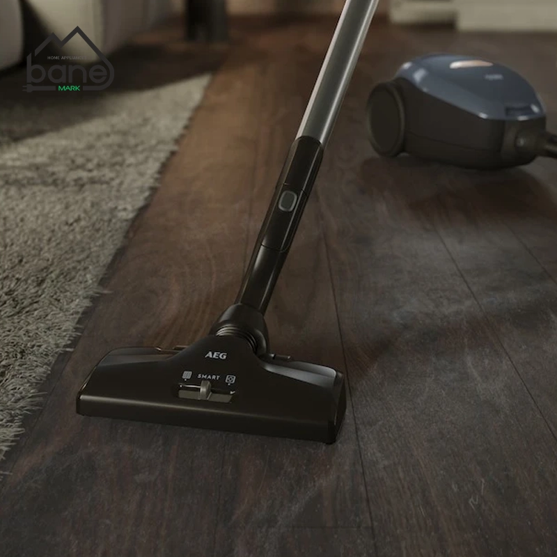 جاروبرقی 1800 وات آ ا گ مدل VX82-1-5DB - Image 11